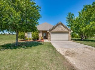 6140 Crow Wright Rd, Sanger, TX 76266