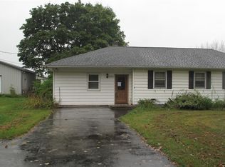 3280 Ewings Rd, Newfane, NY 14108