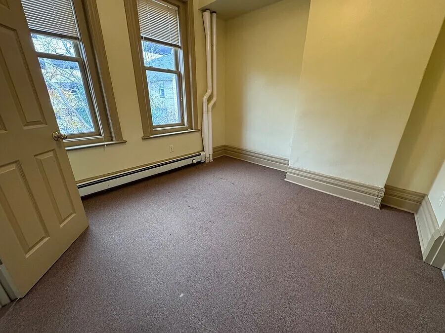 Eustone Apartments #35 — Photo 4