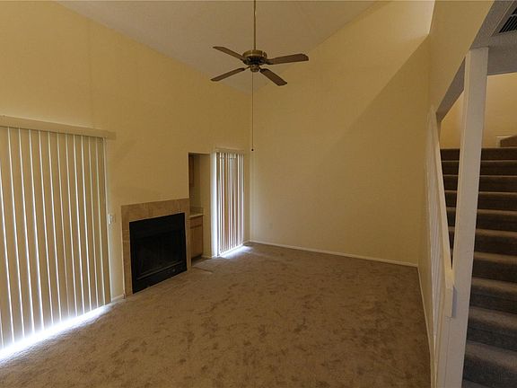 5th image of 560 Breckenridge Vlg Unit 209