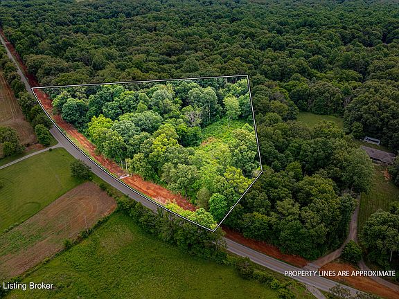 4th image of 930 Garrett Rd