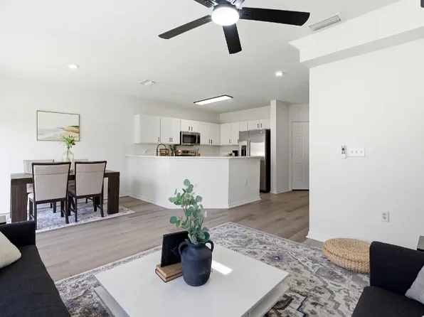 6215 Crestdale Pl, Riverview, FL 33578