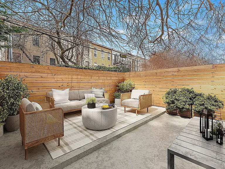 162 Cornelia St #2 — Photo 1