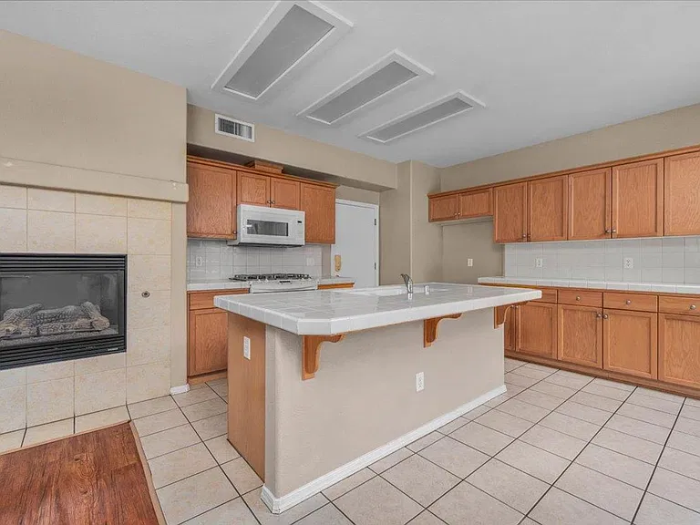 1709 Glen Dunbar Ln — Photo 10
