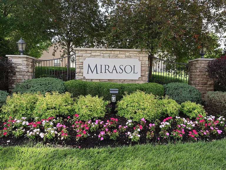 5233 Mirasol Manor Way — Photo 3