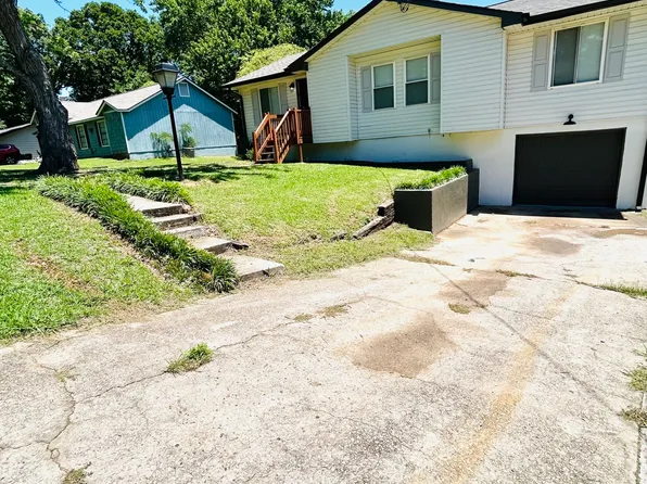 8908 Thomas Rd, Jonesboro, GA 30238