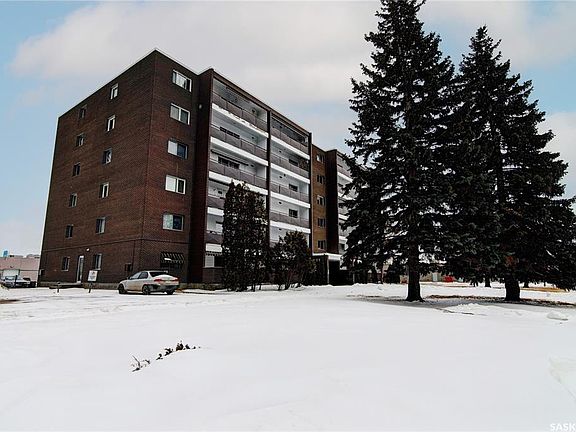 3rd image of UNIT 203-4615 Rae STREET