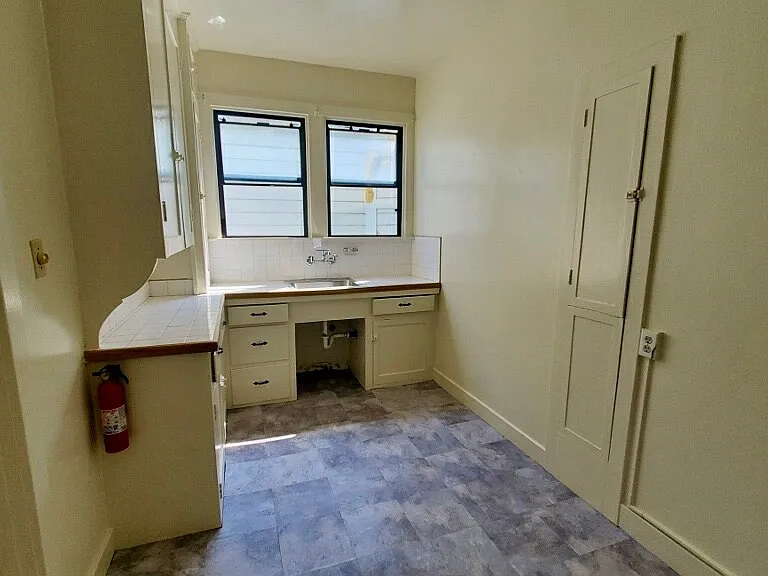 2034 Ashby Ave #8 — Photo 4