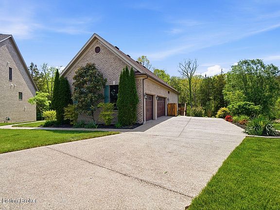 5th image of 2302 Clemons Way