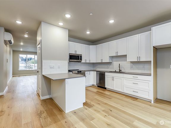 5th image of 26916 Dungeness Ave #C137