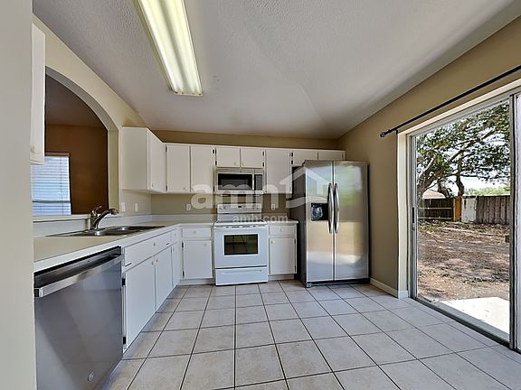 3rd image of 1739 Mosaic Forest Dr