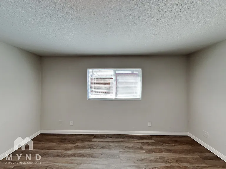 5025 Carmen Blvd — Photo 9