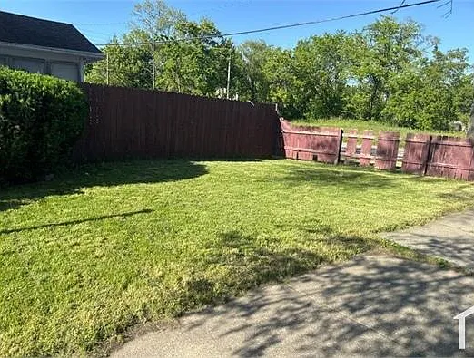 14493 Kilbourne St — Photo 4