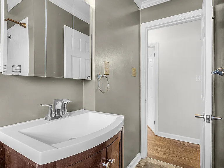 2114 E 62nd St — Photo 26