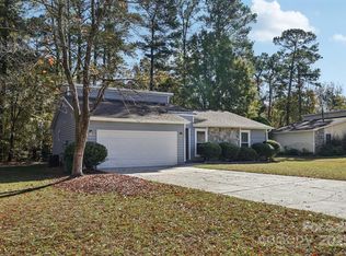 7030 Huntsmaster Dr, Charlotte, NC 28277