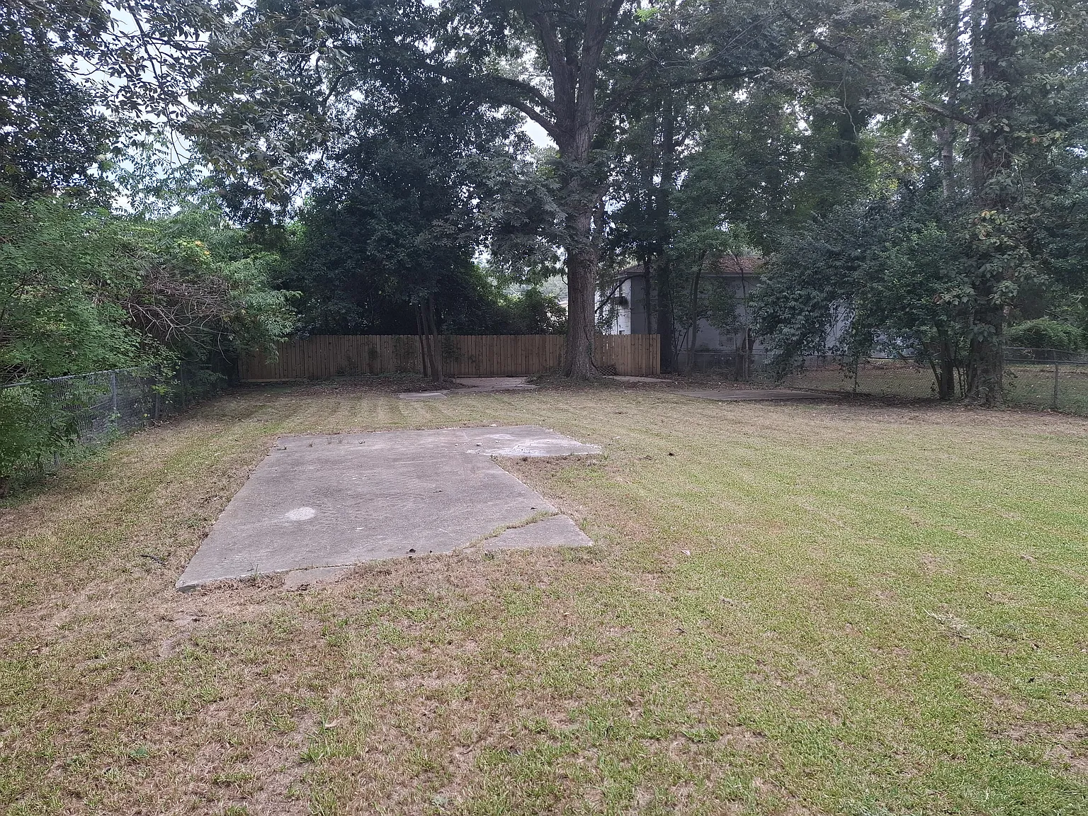 3 bed, 1500 sqft, $1,150 — Photo 2