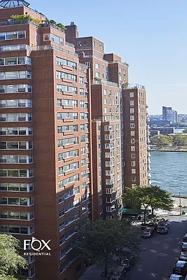 Sold by Fox Residential Group | media 7