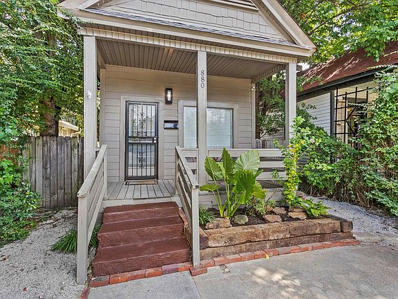 3rd image of 880 Blythe St