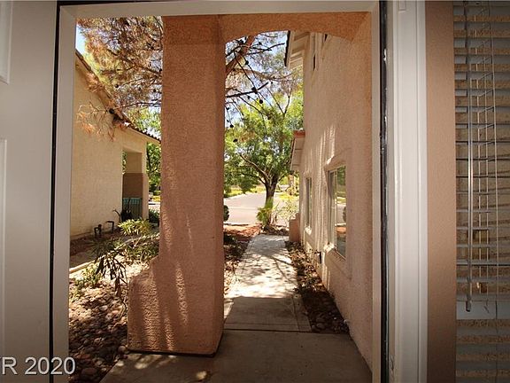 3rd image of 2052 Lordsburg Ln