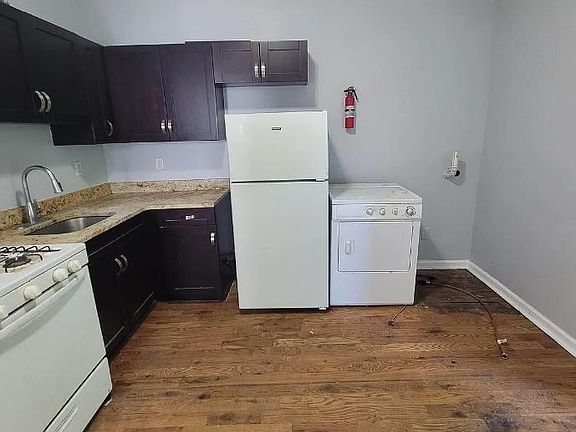 3rd image of 634 S 19th St Floor 2