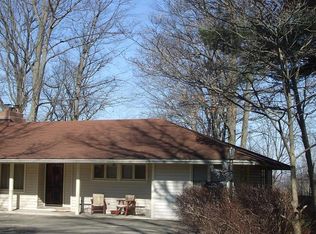 7632 Treelawn Dr, Brecksville, OH 44141