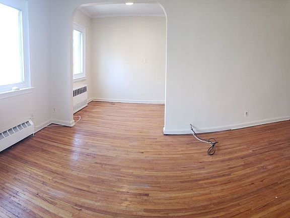 4th image of 30-23 34th St #C