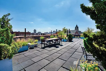 Rented by (Legacy) Elegran