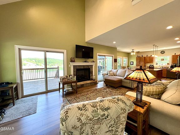 4th image of 706 Fairgarden Cir