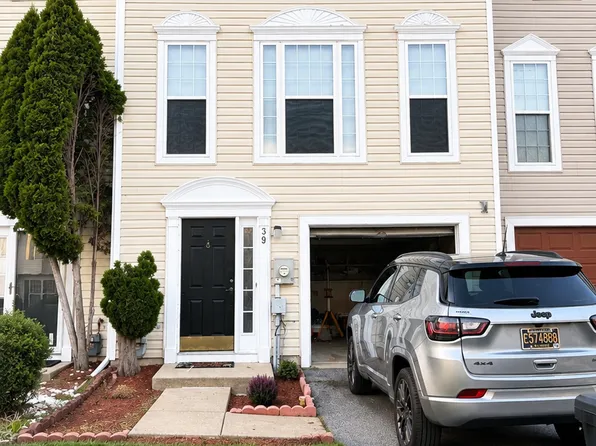 39 Lisa Dr, Newark, DE 19702