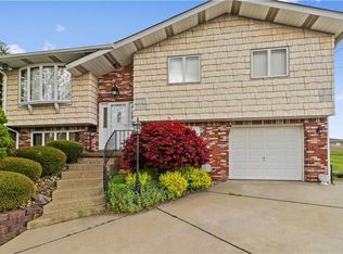 6 Colonial Dr, Monessen, PA 15062