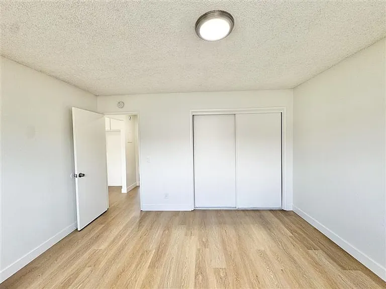 11075 Westminster Ave — Photo 32