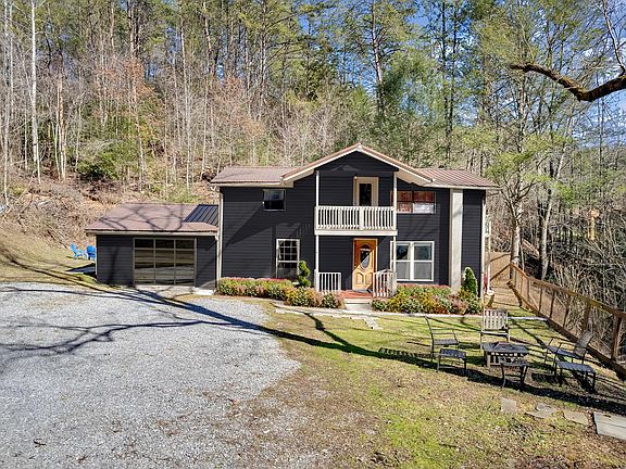2nd image of 4204 Dellinger Hollow Rd