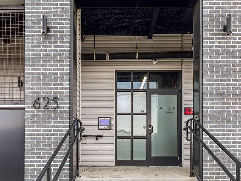 The Ryley Apartments — Photo 28