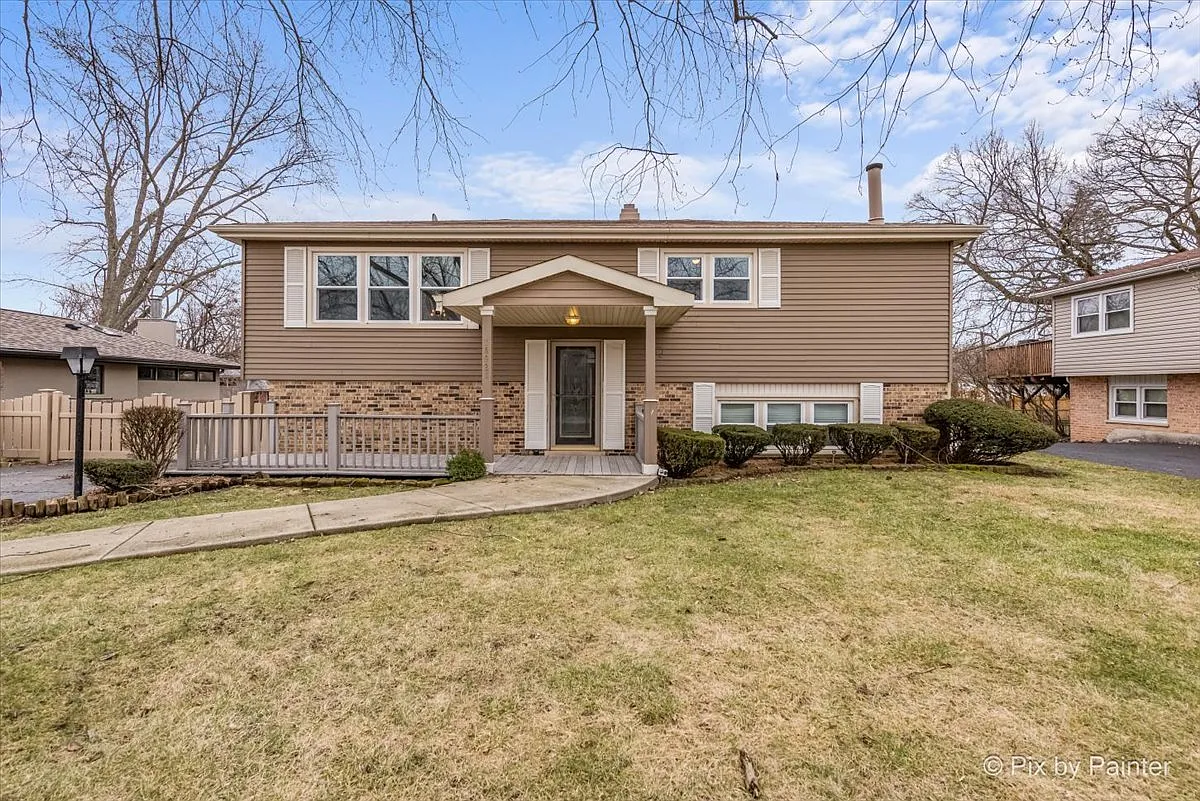 10921 Liberty Grove Dr photo 1