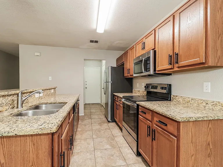 10628 Wild Oak Dr — Photo 8