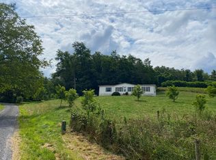 26 Willow Rd, Claysville, PA 15323