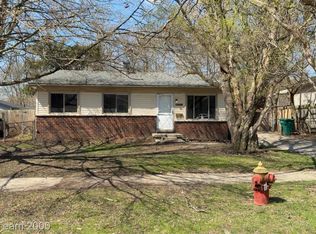 15706 Isabelle St, Romulus, MI 48174