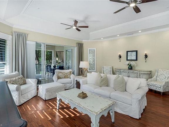 4th image of 1840 Les Chateaux BLVD #4