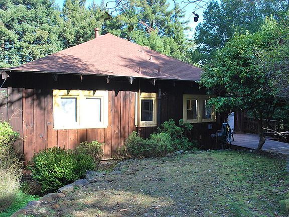 4th image of 251 Marion Ave