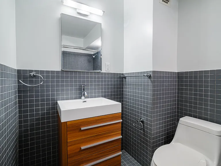 300 E 46th St #18A — Photo 9