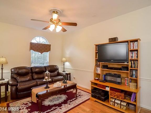 4th image of 4984 Marshlake Ln
