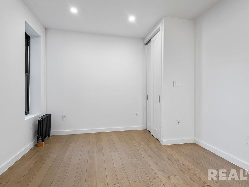 2nd image of 15 Wyckoff St APT 12A