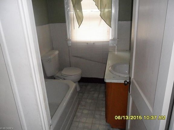 4th image of 165 Maywood Dr