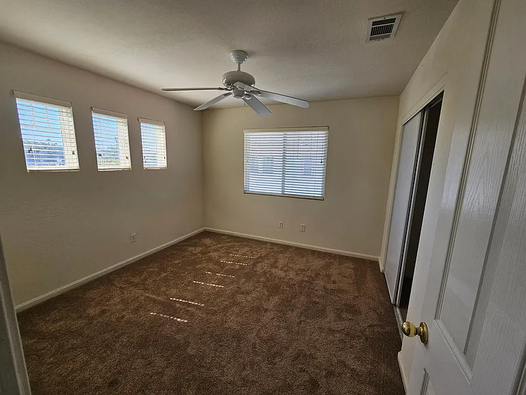 624 Aiello St — Photo 33