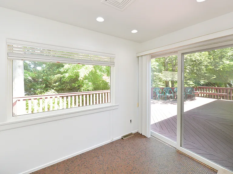 38 Griswold Pl — Photo 7