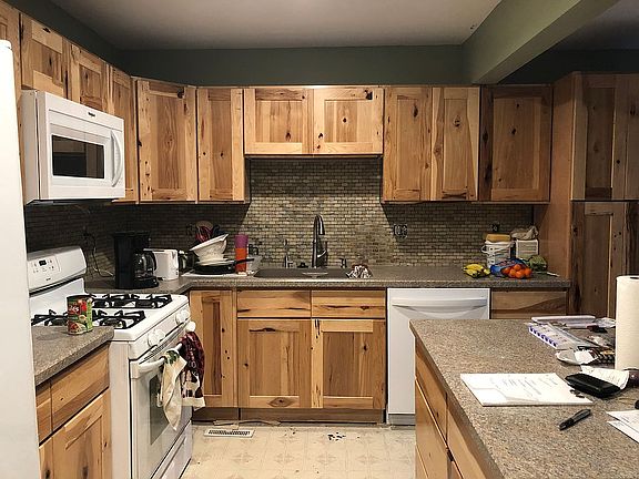 3rd image of 908 17th St NE
