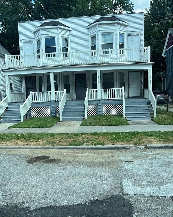 1st image of 2109 W 93rd St