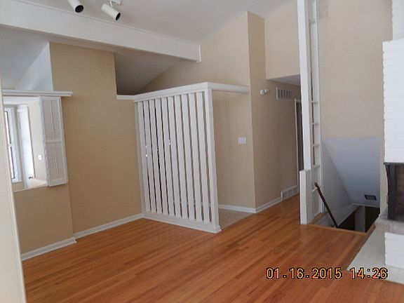 4th image of 3463 Summit Ave