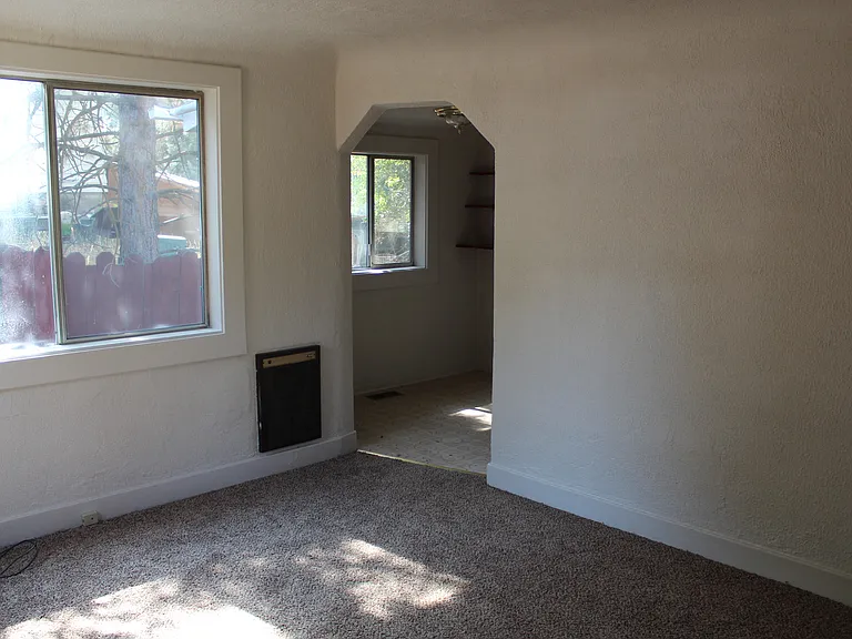 1518 Siskiyou St — Photo 3
