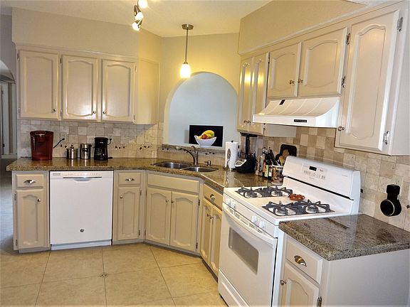 3rd image of 834 Dulce Tierra Dr